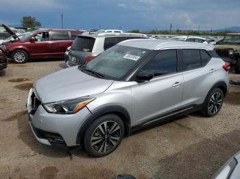  Salvage Nissan Kicks