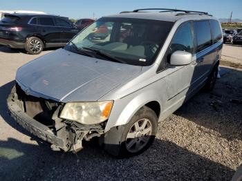  Salvage Chrysler Minivan