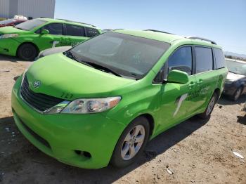  Salvage Toyota Sienna