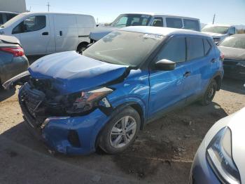  Salvage Nissan Kicks