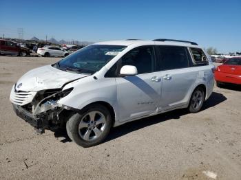  Salvage Toyota Sienna