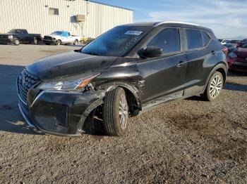  Salvage Nissan Kicks