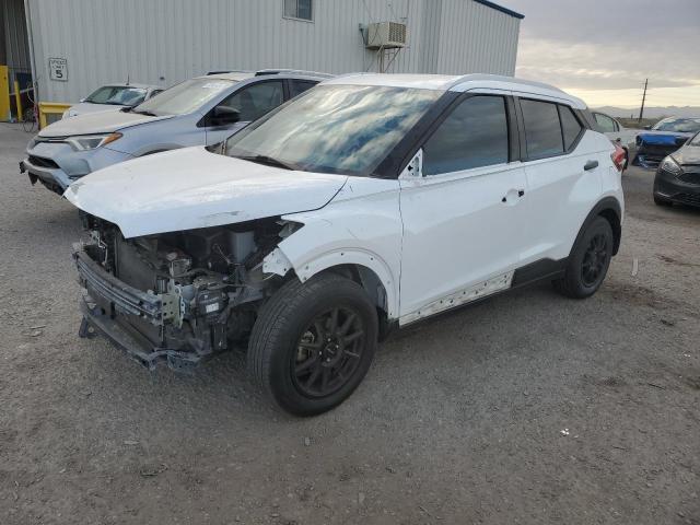  Salvage Nissan Kicks