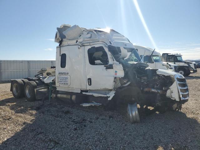  Salvage Freightliner Cascadia 1
