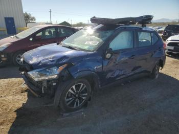  Salvage Nissan Kicks