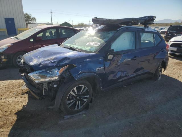  Salvage Nissan Kicks