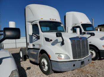  Salvage Peterbilt 579