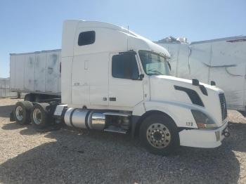  Salvage Volvo Vnl