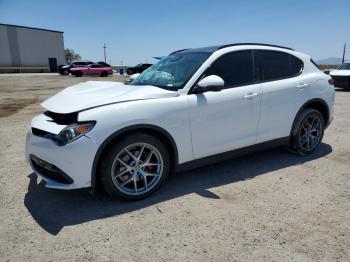  Salvage Alfa Romeo Stelvio