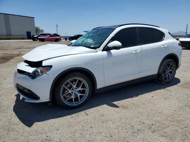  Salvage Alfa Romeo Stelvio