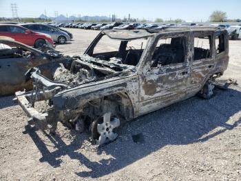  Salvage Jeep Commander