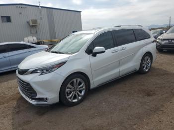  Salvage Toyota Sienna
