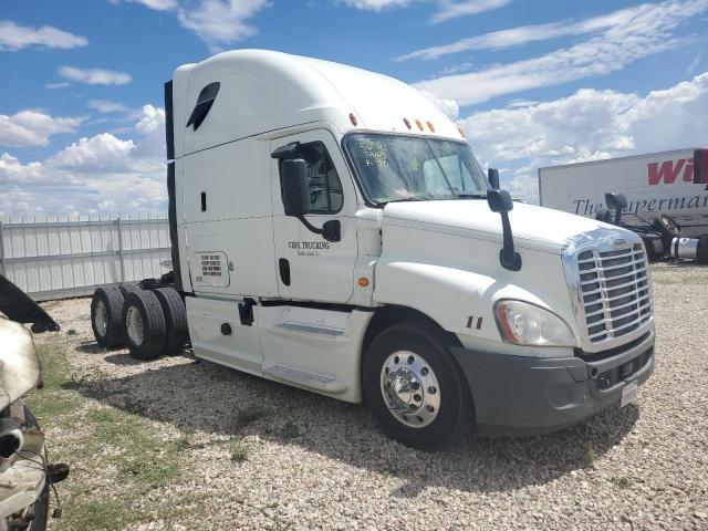  Salvage Freightliner Cascadia 1