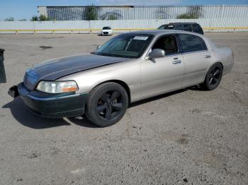  Salvage Lincoln Towncar