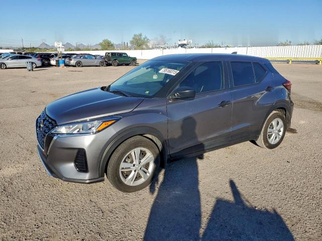  Salvage Nissan Kicks
