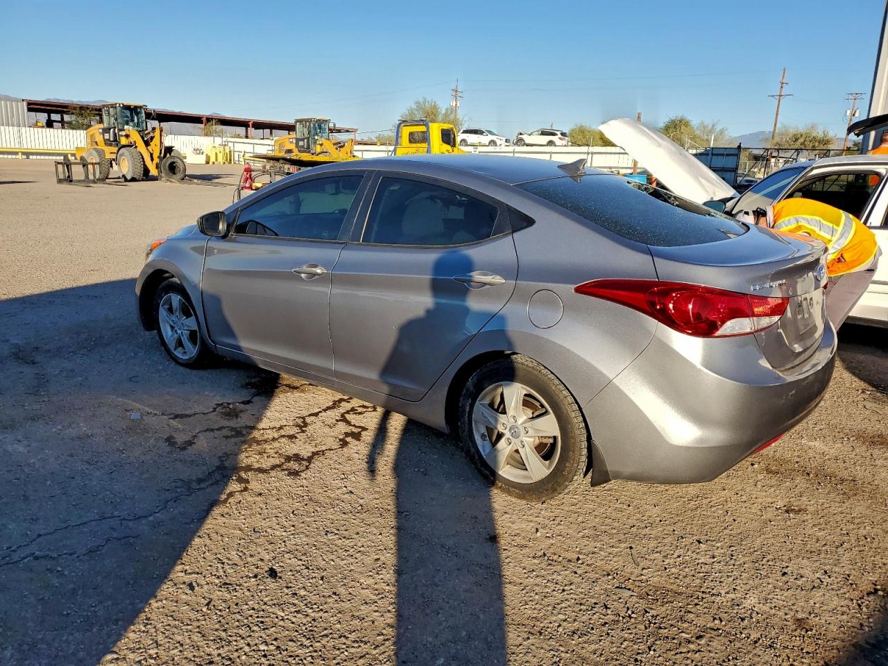 Hyundai ELANTRA Gls Image 4