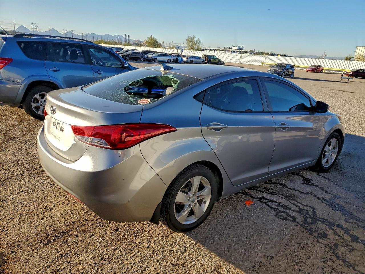 Hyundai ELANTRA Gls Image 12