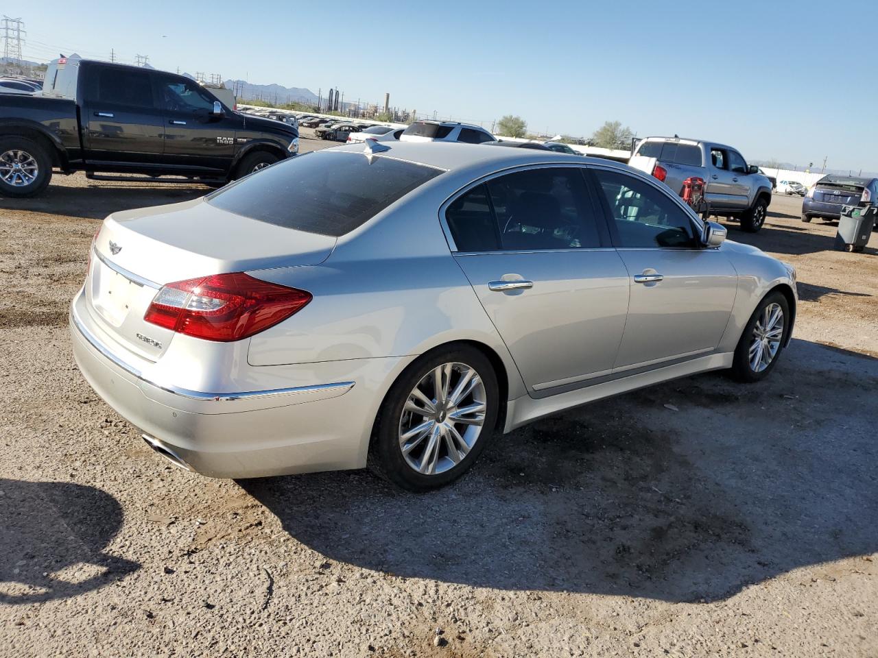 Hyundai Genesis 3.8l Image 4