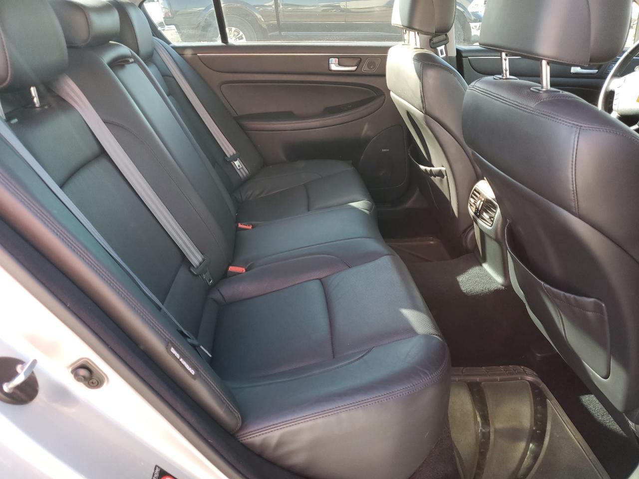 Hyundai Genesis 3.8l Image 10