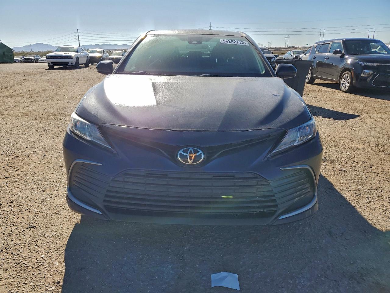 Toyota Camry Le Image 10