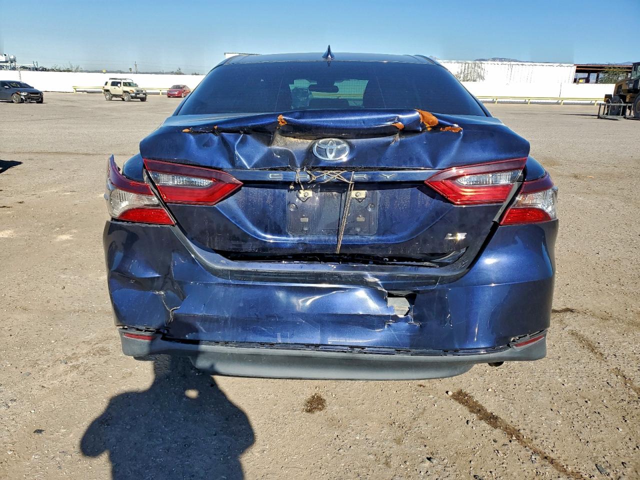 Toyota Camry Le Image 3