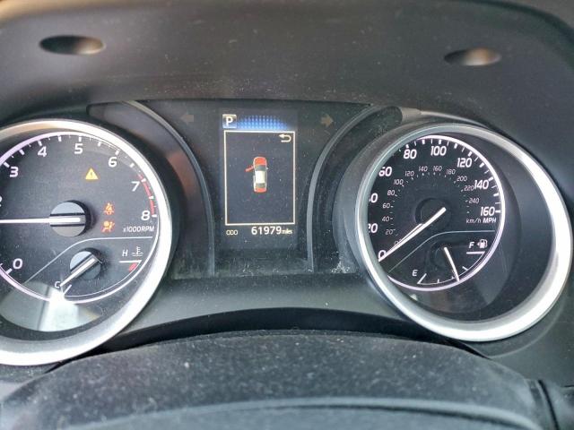 Toyota Camry Le Image 7