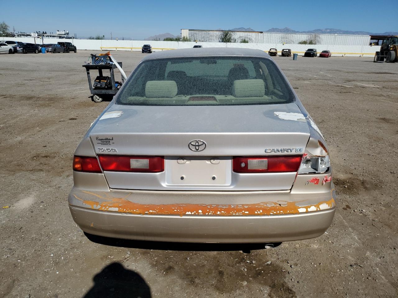 Toyota Camry Ce Image 5