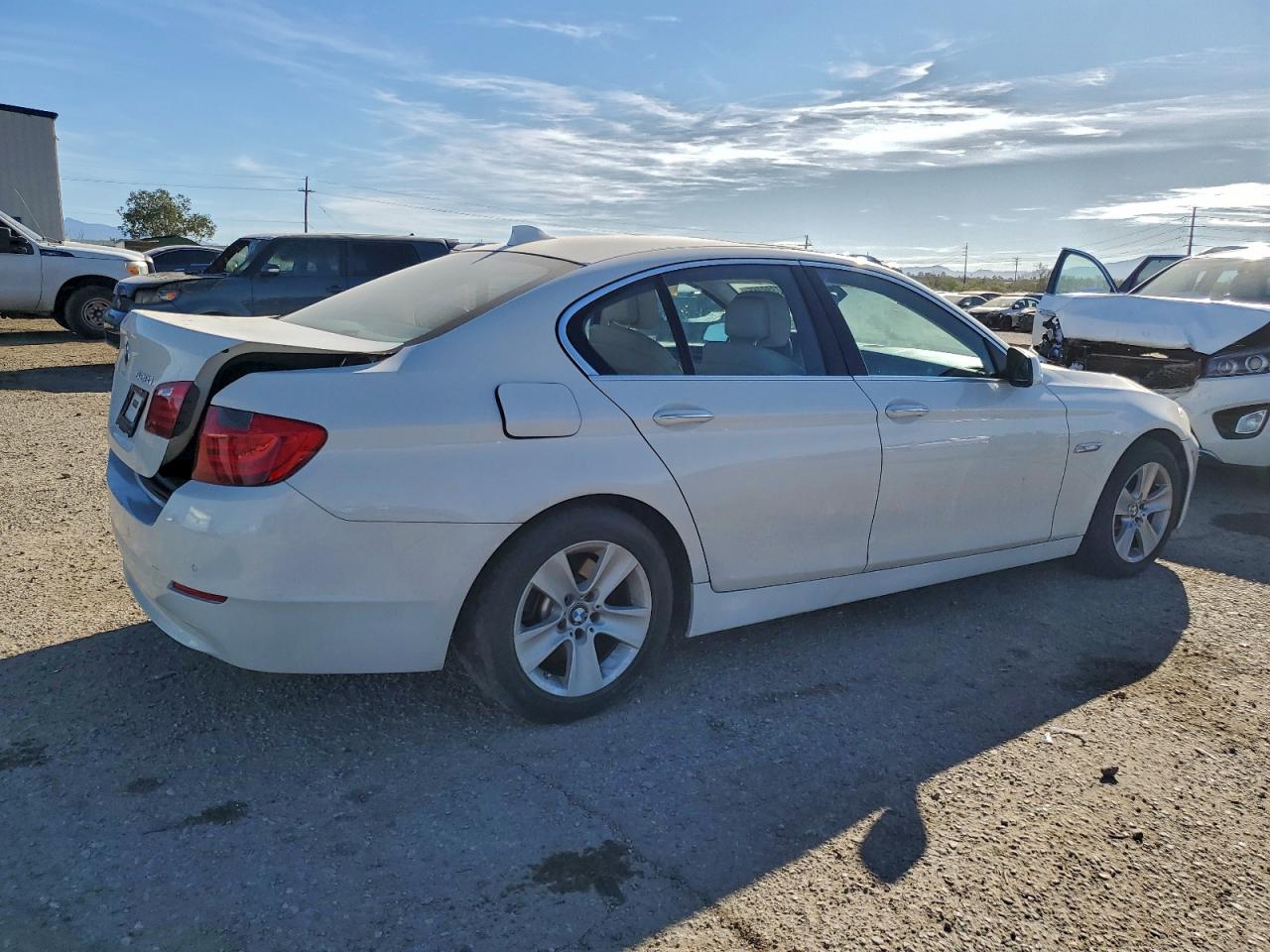 BMW 5 Series I Image 2