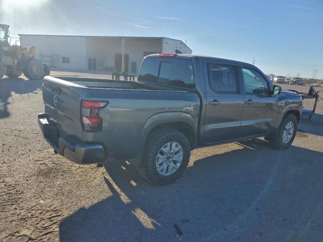 Nissan Frontier S Image 3