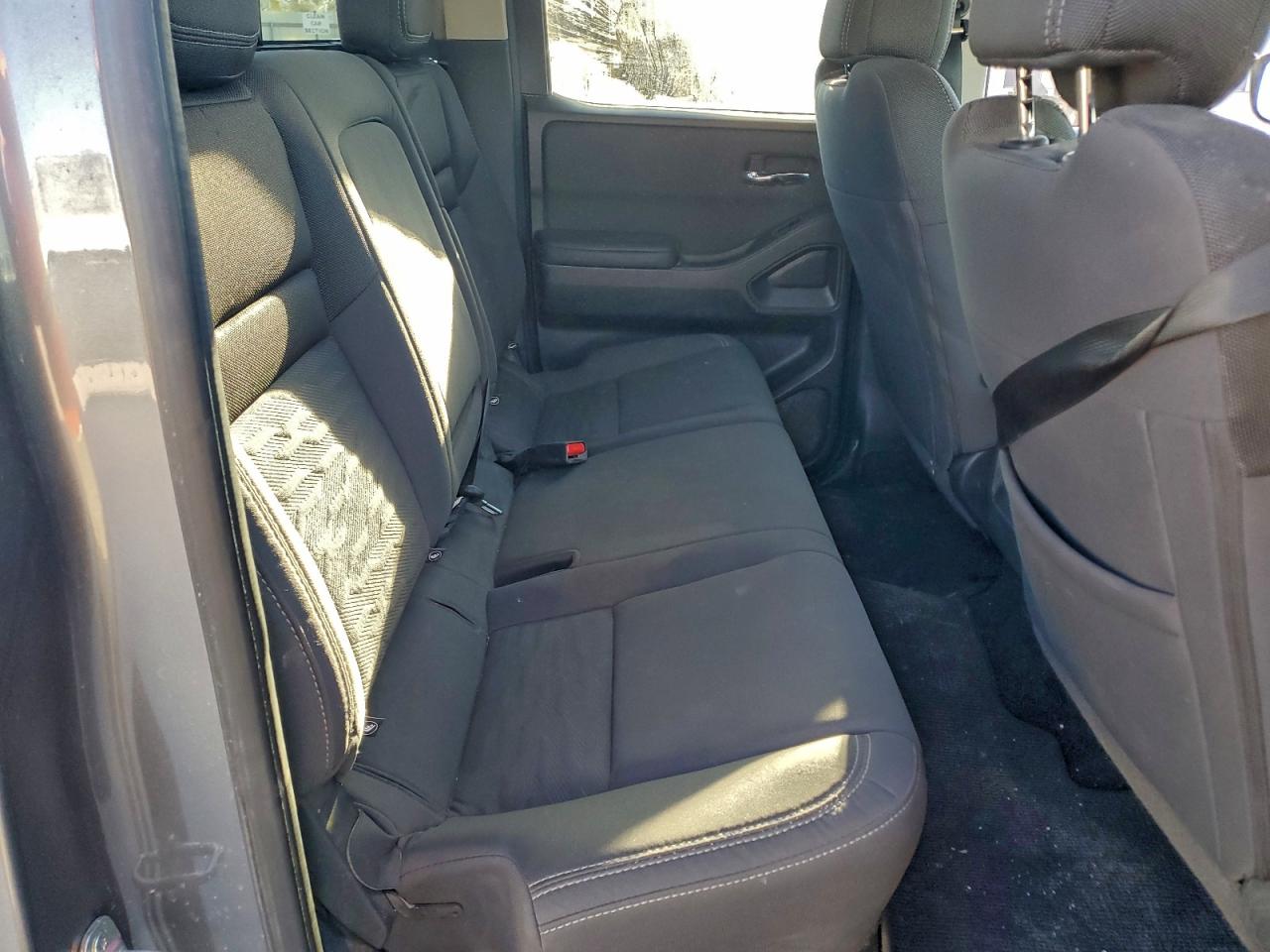 Nissan Frontier S Image 4