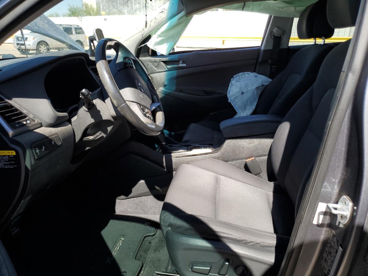 Hyundai TUCSON Sport Image 13