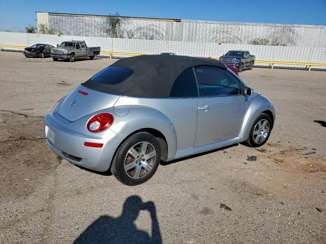 Volkswagen Beetle Convertible Image 4