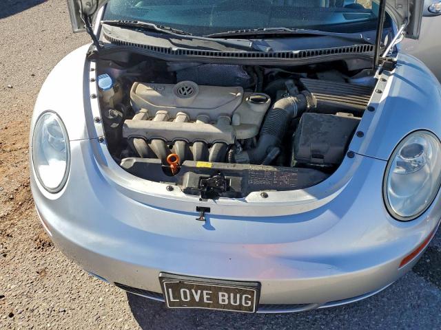 Volkswagen Beetle Convertible Image 6