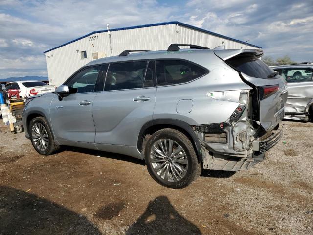 Toyota Highlander Hybrid Platinum Image 2