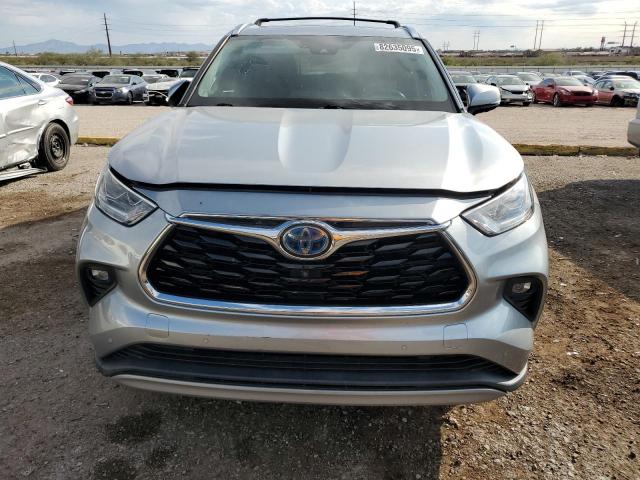 Toyota Highlander Hybrid Platinum Image 8