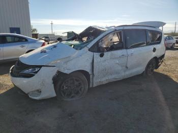  Salvage Chrysler Pacifica