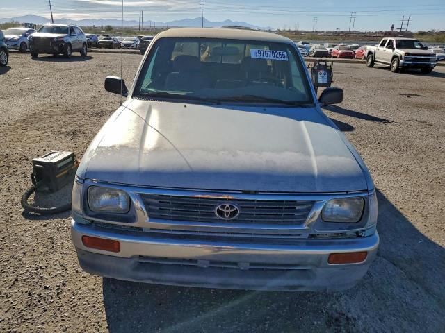 Toyota Tacoma Xtracab Image 3