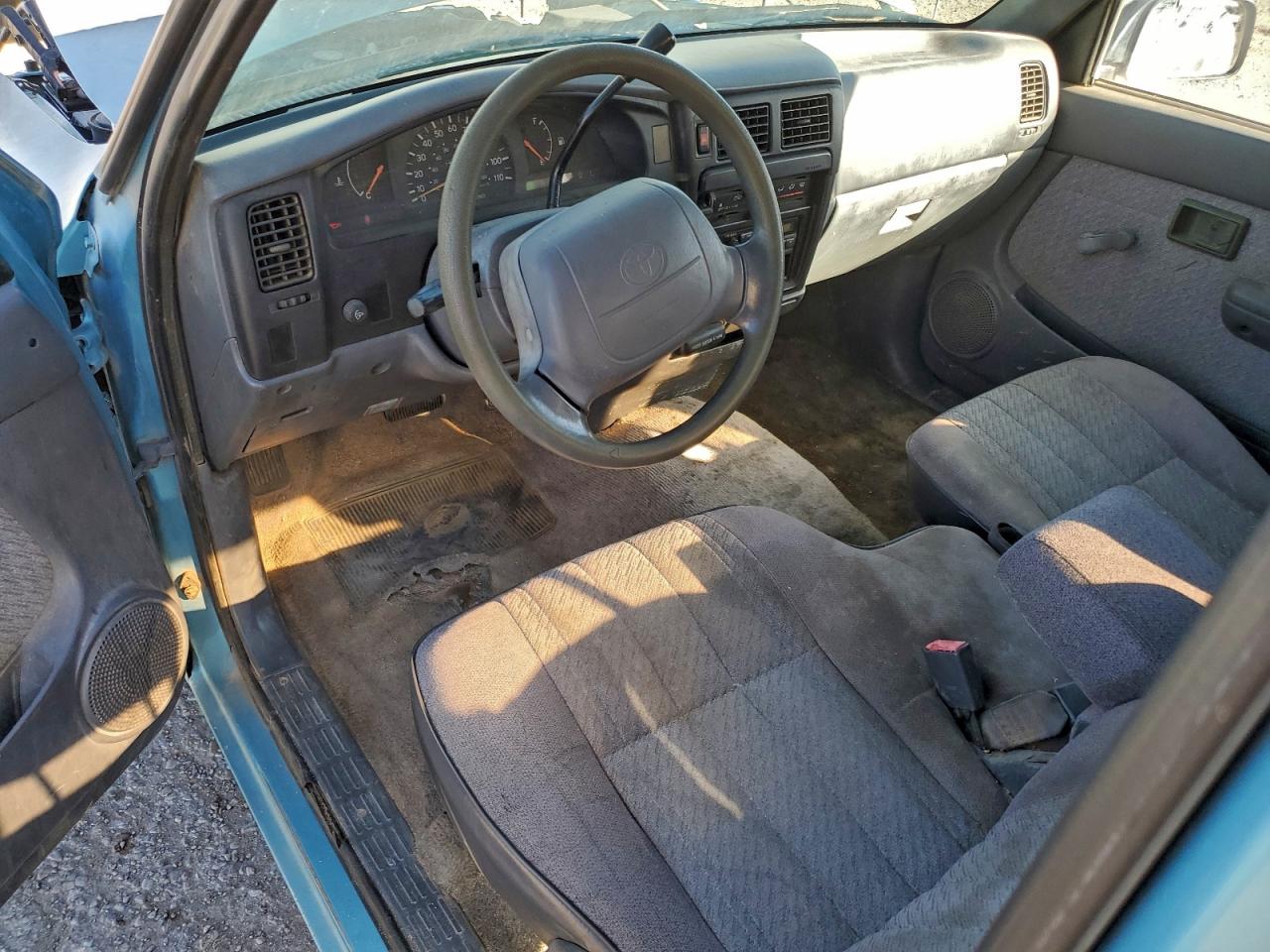 Toyota Tacoma Xtracab Image 8