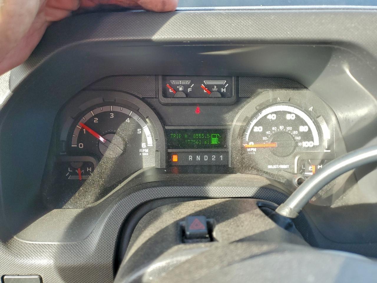 Ford Econoline E150 Wagon Image 13