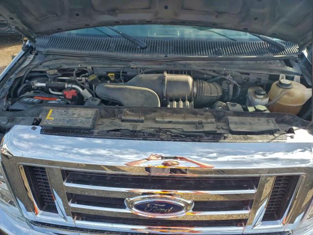 Ford Econoline E150 Wagon Image 7