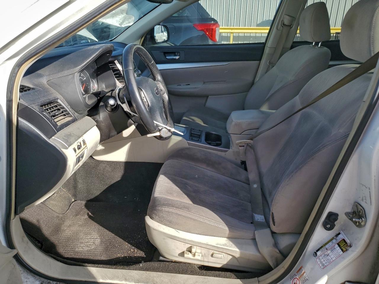 Subaru Outback 2.5i Premium Image 9