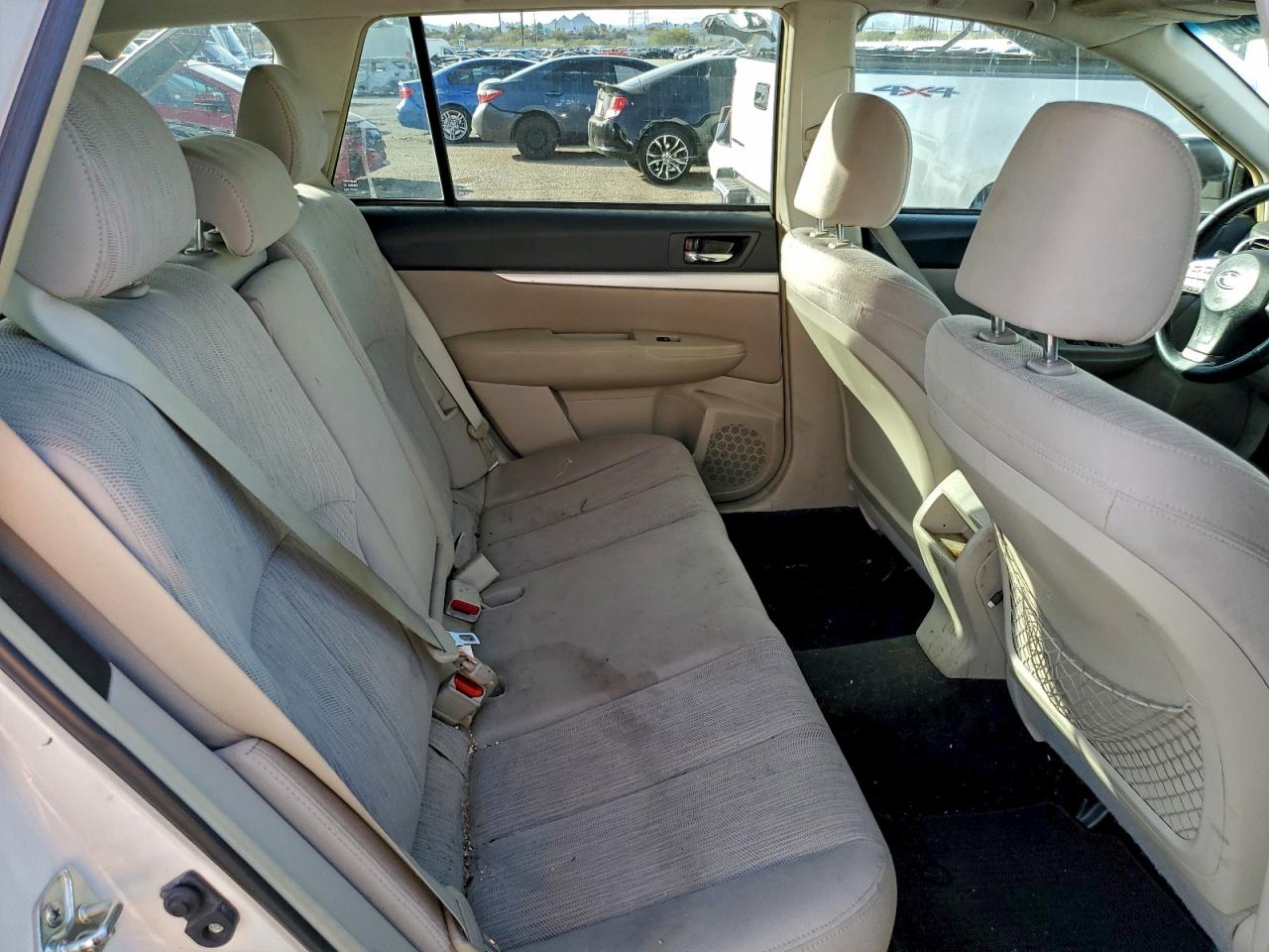 Subaru Outback 2.5i Premium Image 11