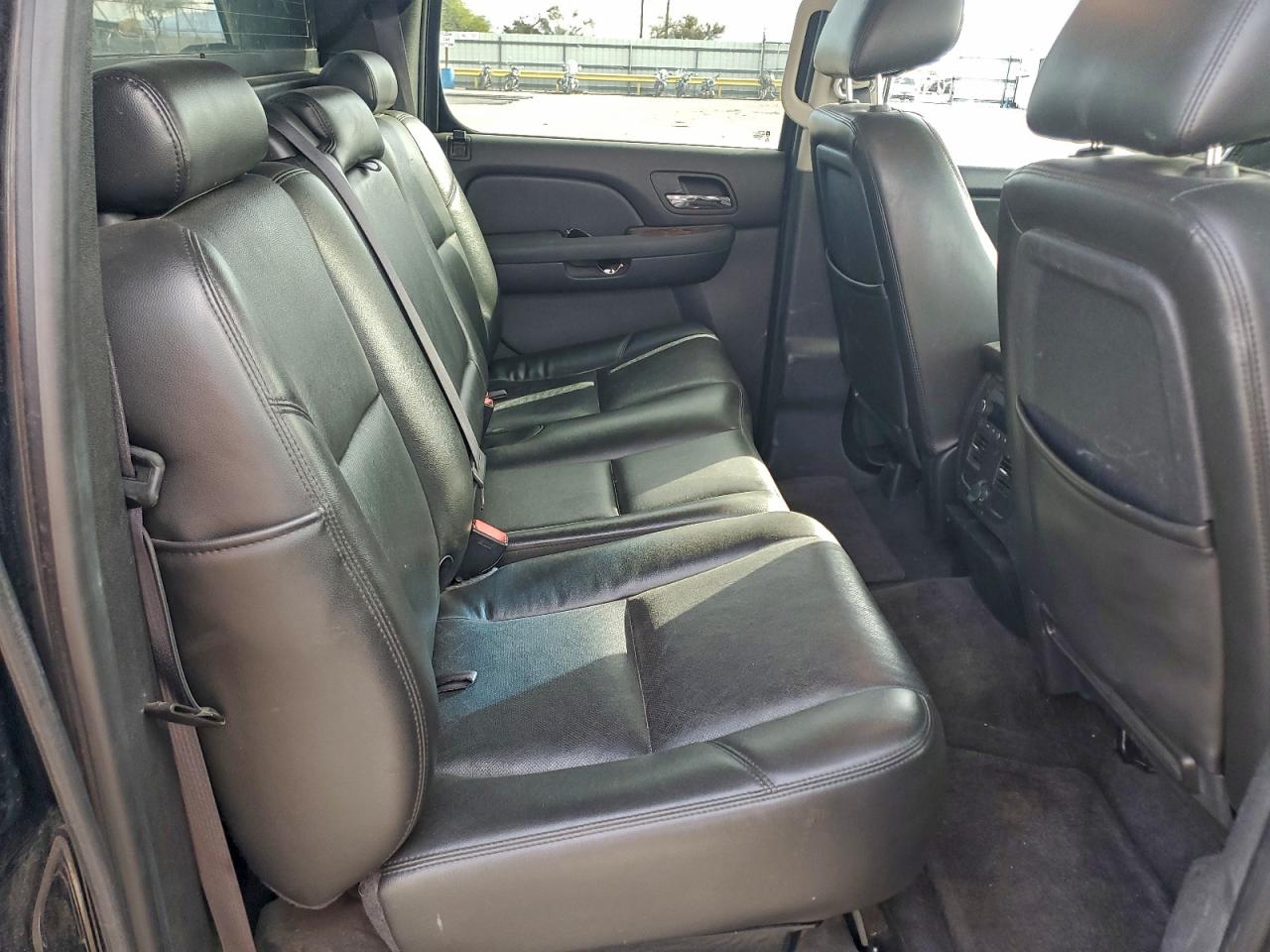 Chevrolet Avalanche Ltz Image 8