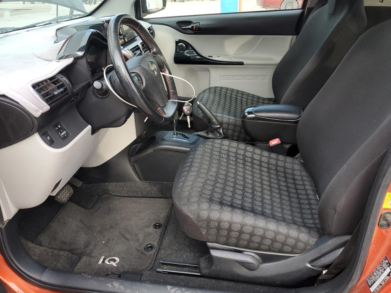 Toyota Scion Image 10