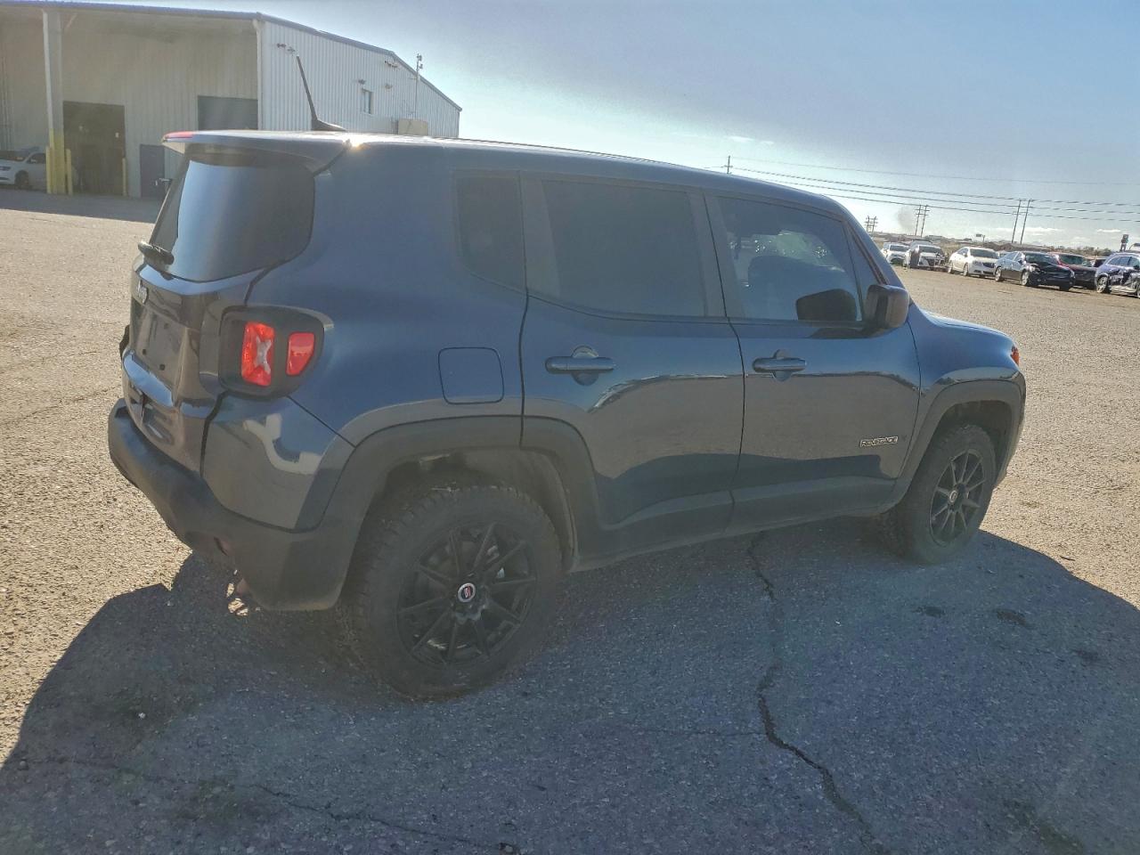 Jeep Renegade Latitude Image 3