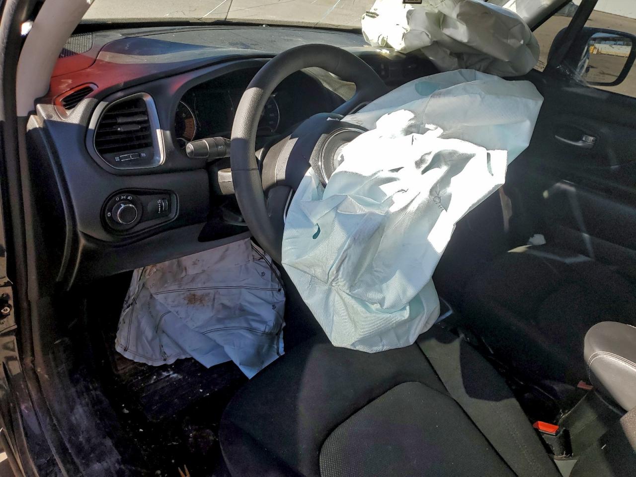 Jeep Renegade Latitude Image 4