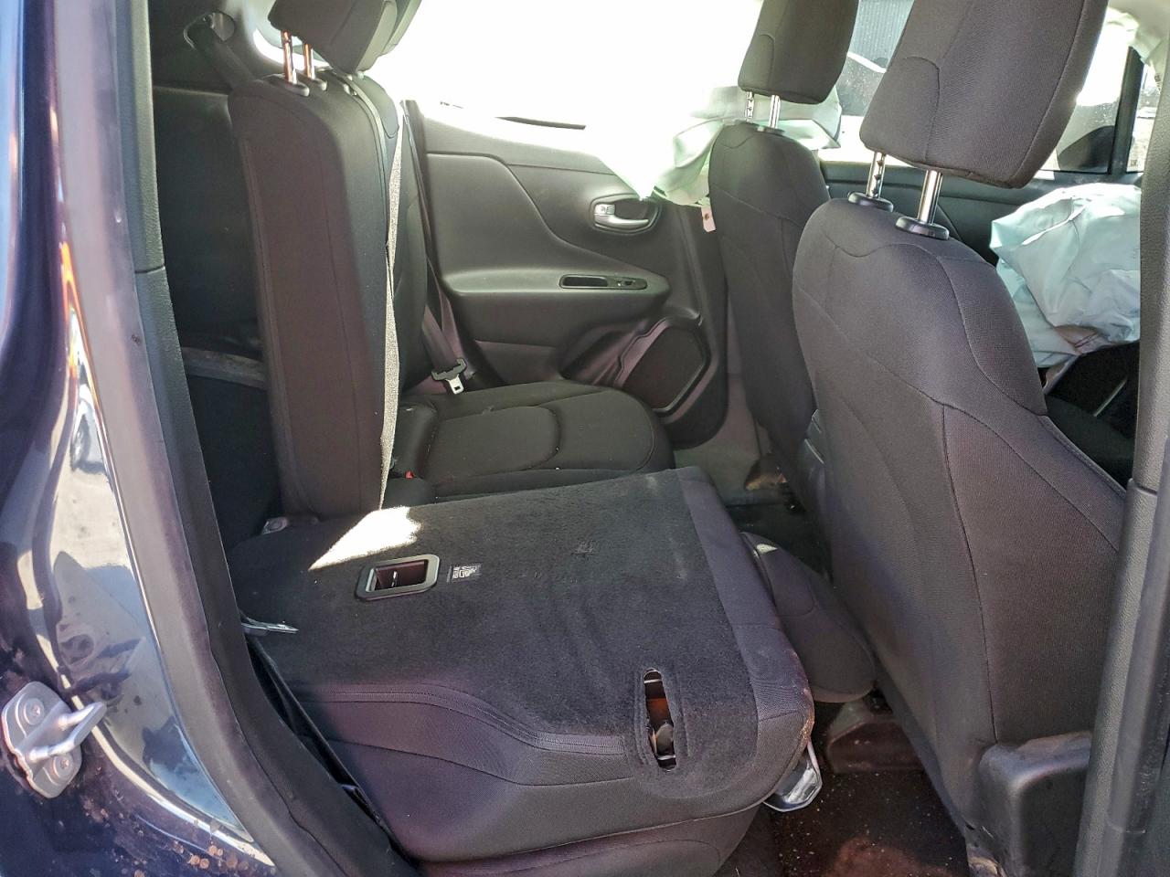 Jeep Renegade Latitude Image 12