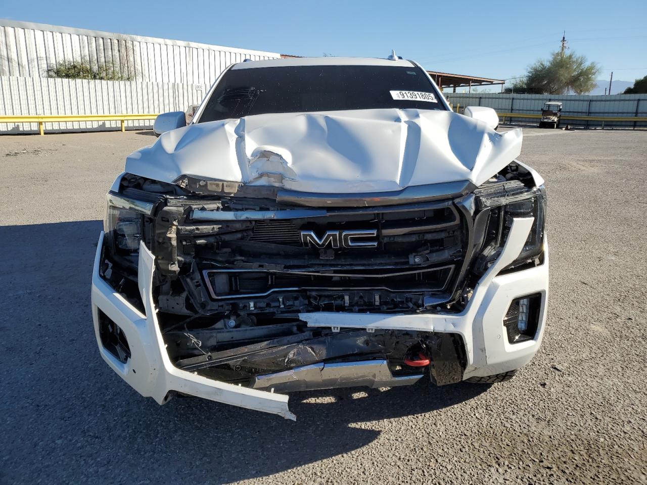 GMC Yukon K1500 At4 Image 11