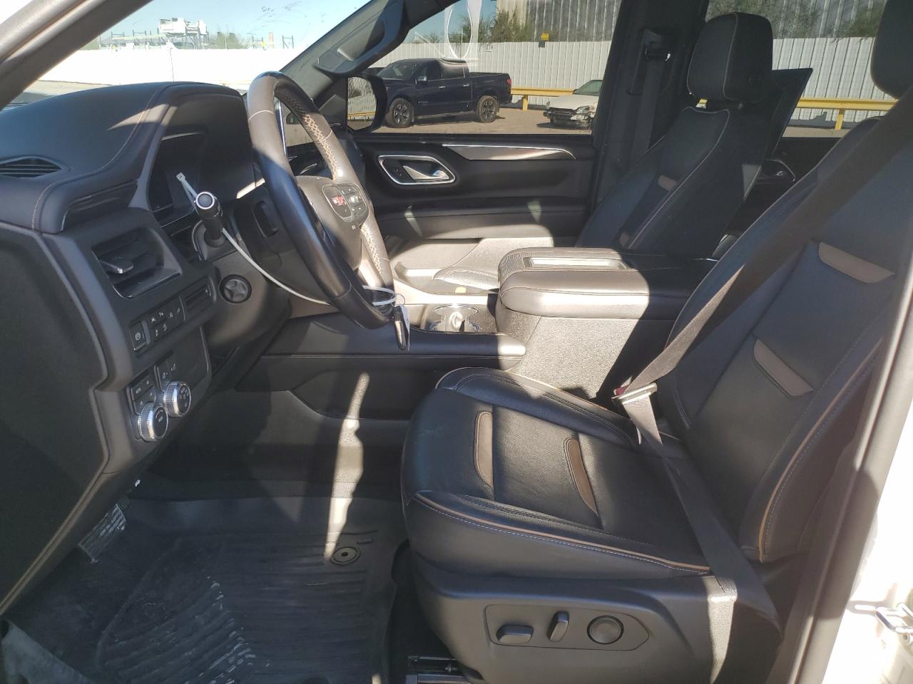 GMC Yukon K1500 At4 Image 2