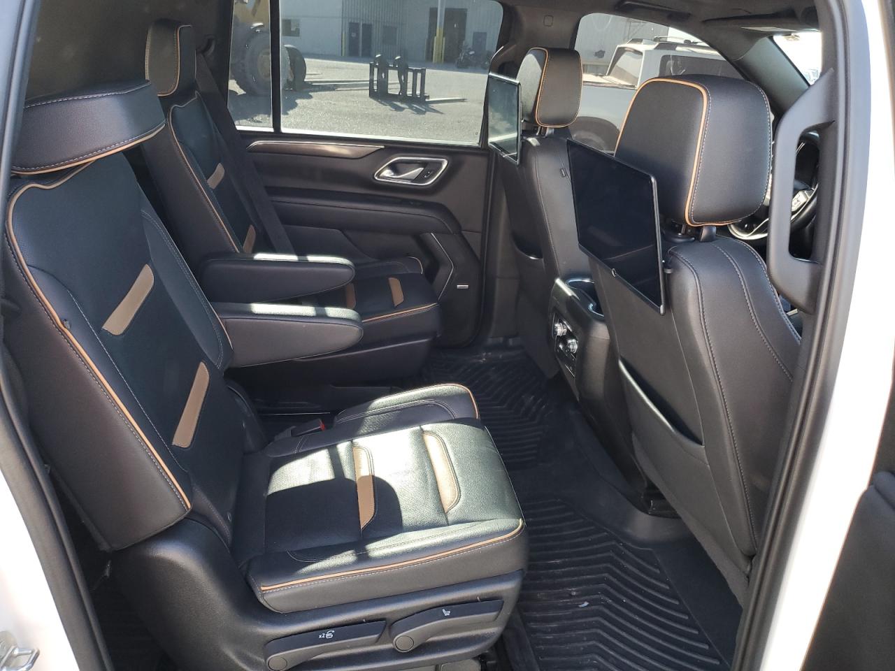 GMC Yukon K1500 At4 Image 5